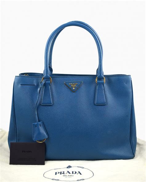 bolsa prada azul claro|Bolso Mediano Prada Galleria De Piel Saffiano Azul Claro .